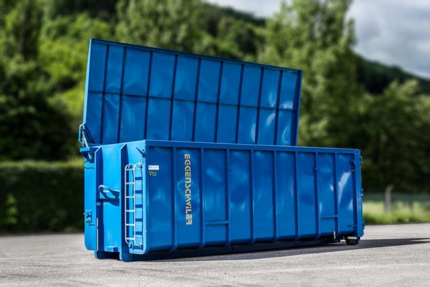 Container mit Stahldach